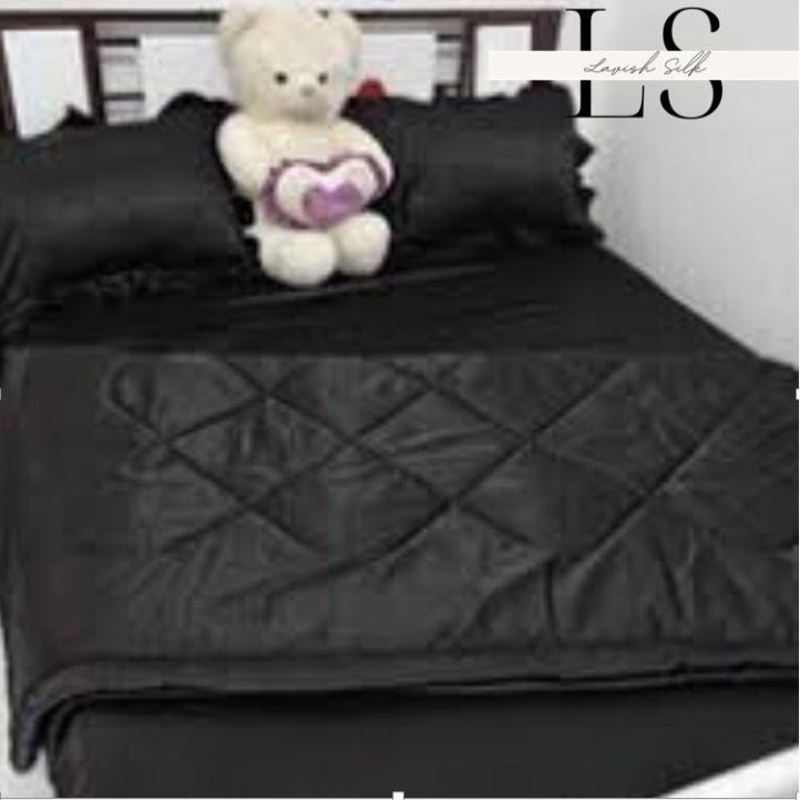 Chăn Phi Lụa Chần Bông 1m8 x 2m hoặc 2m2 x 2m hàng loại 1 mát lạnh không nối vải Lavish Silk