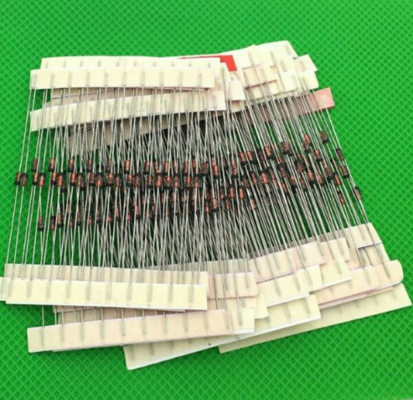BỘ 270 CON LINH KIỆN ĐIỆN TỬ DIOT ĐỦ CÁC LOẠI MỖI LOẠI 10 CON TIỆN DỤNG HÀNG CAO CẤP