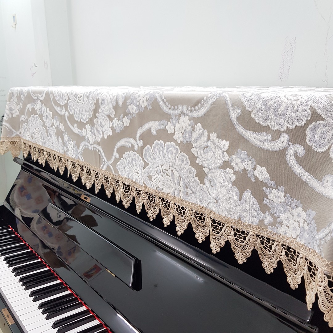 Khăn phủ đàn Piano mẫu hoa văn xám ren nâu