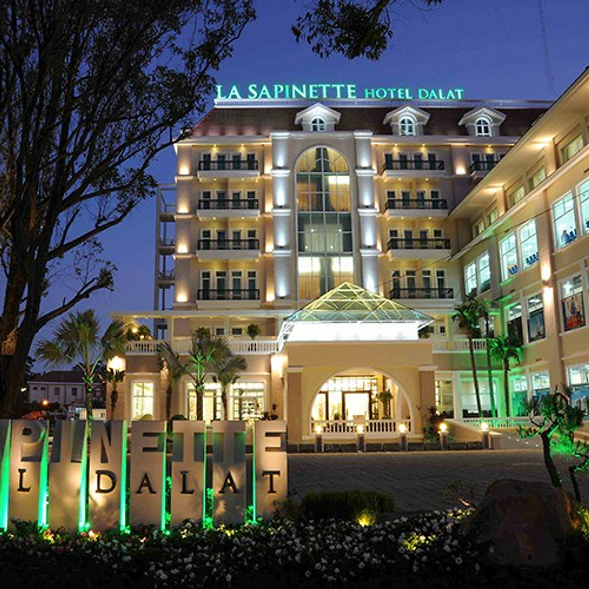 La Sapinette Hotel 4* Đà Lạt - Gồm Buffet Sáng Free, Khách Sạn Hàng Đầu Việt Nam Với Nhiều Ưu Đãi Hấp Dẫn, Gần Ngay Bến Xe Thành Bưởi Đà Lạt