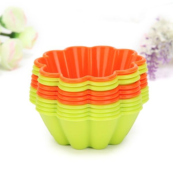 Set 10 khuôn cupcake silicon hình hoa cúc 73mm