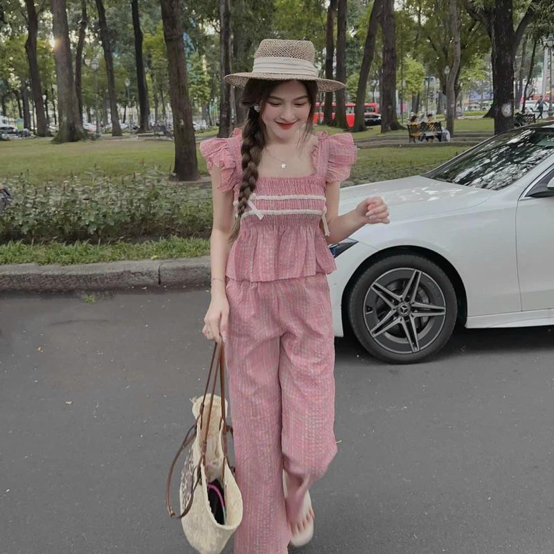 Sét bộ xốp caro áo tay bèo mocking viền dây trắng và quần ống suông