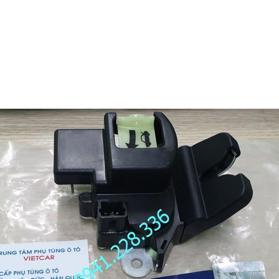 Ổ ngậm cốp sau dành cho Hyundai Accent 812301R030