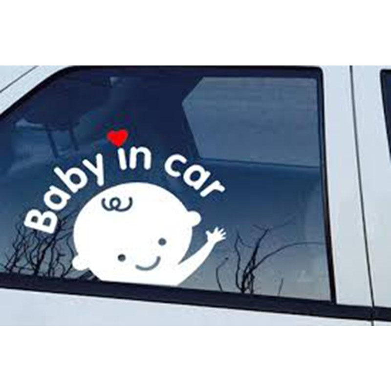 Tem BABY IN CAR dán phía sau và hai bên xe ô tô