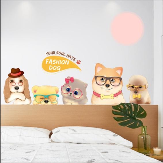 Decal trang trí tường - 4 bạn cún thời trang
