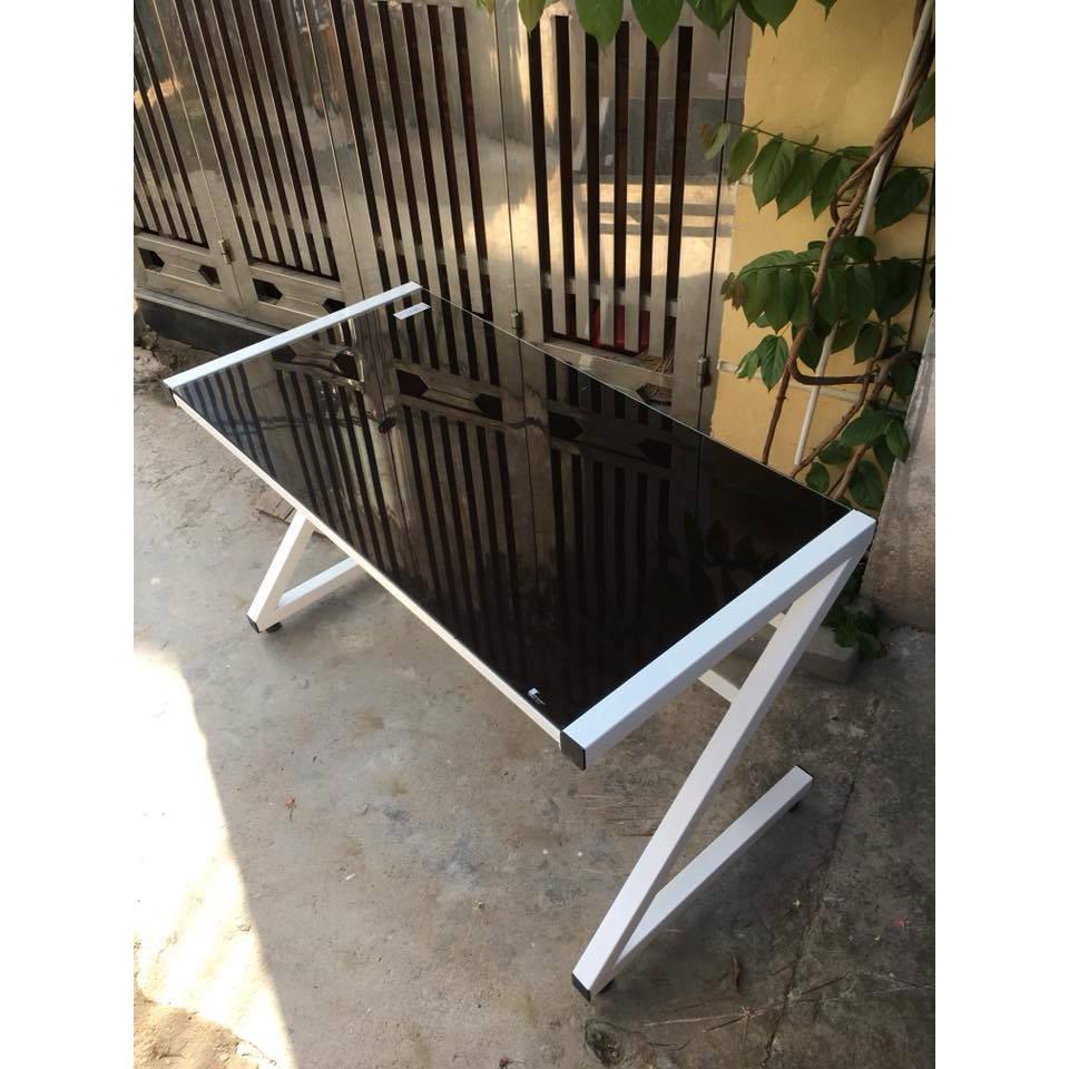 BÀN LÀM VIỆC , CHƠI GAME CHỮ Z Bàn Cũ