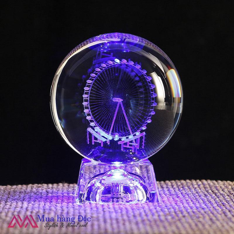 Bộ quà tặng Quả cầu pha lê khắc 3D vòng quay đèn led cực độc lạ