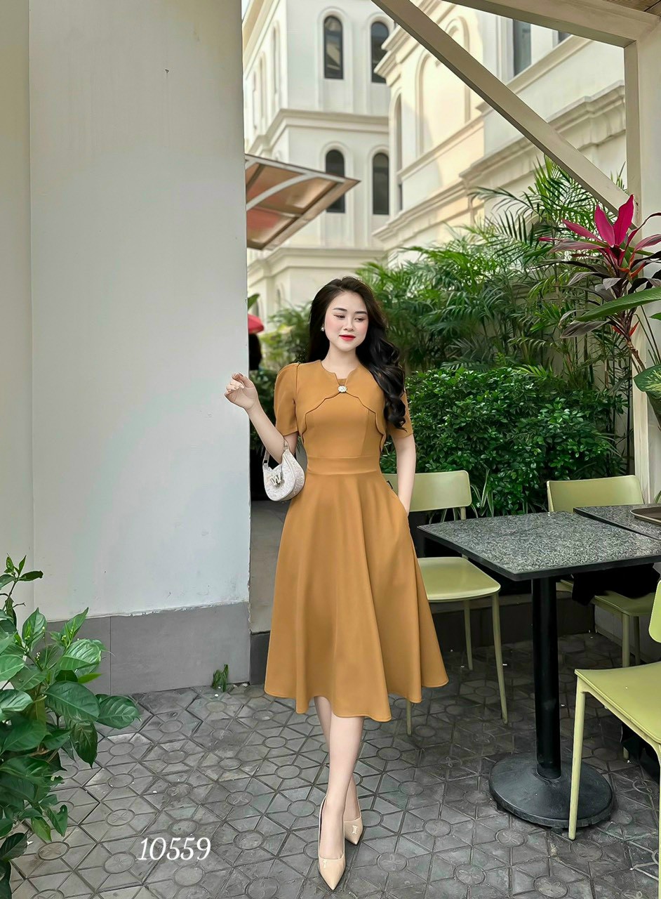 Đầm váy nữ dự tiệc dạo phố cổ vuông cách điệu ngực đỏ đen nâu thanh lịch