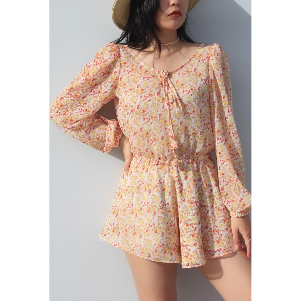OLALASTUDIO Jumpsuit ngắn họa tiết voan hoa tay dài