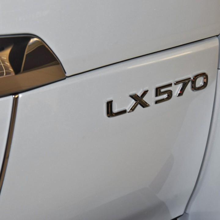 Decal tem chữ LX570 dán đuôi xe ô tô - Kích thước 19x2.4cm - Mã: LX570