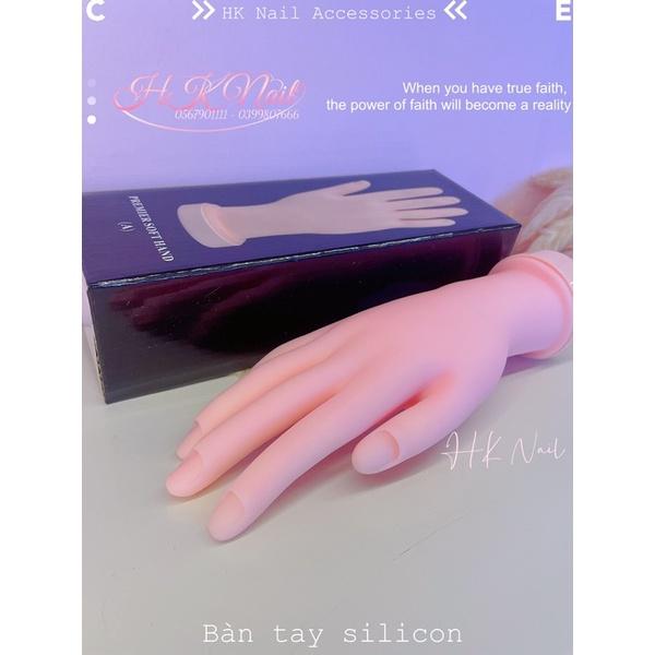 Bàn tay giả Silicon tập làm Nail