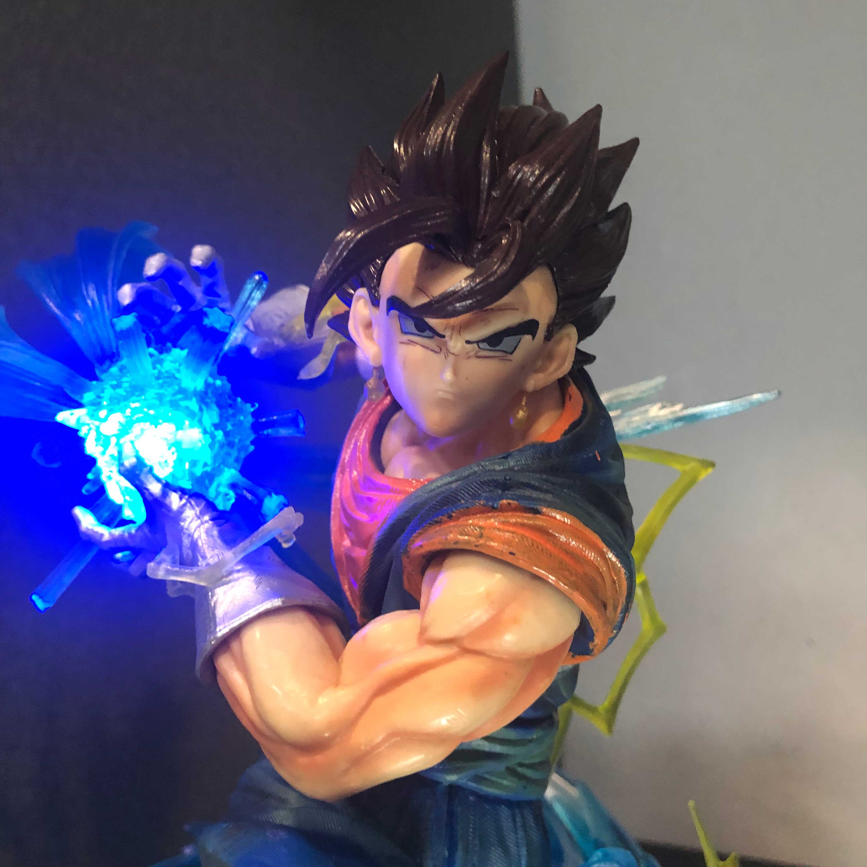 Mô hình Vegito Super Saiyan 3 đầu có LED 45 cm - Dragon Ball