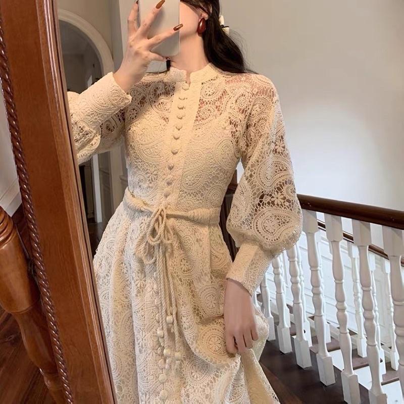 ĐẦM REN CỔ TRỤ TIỂU THƯ XINH