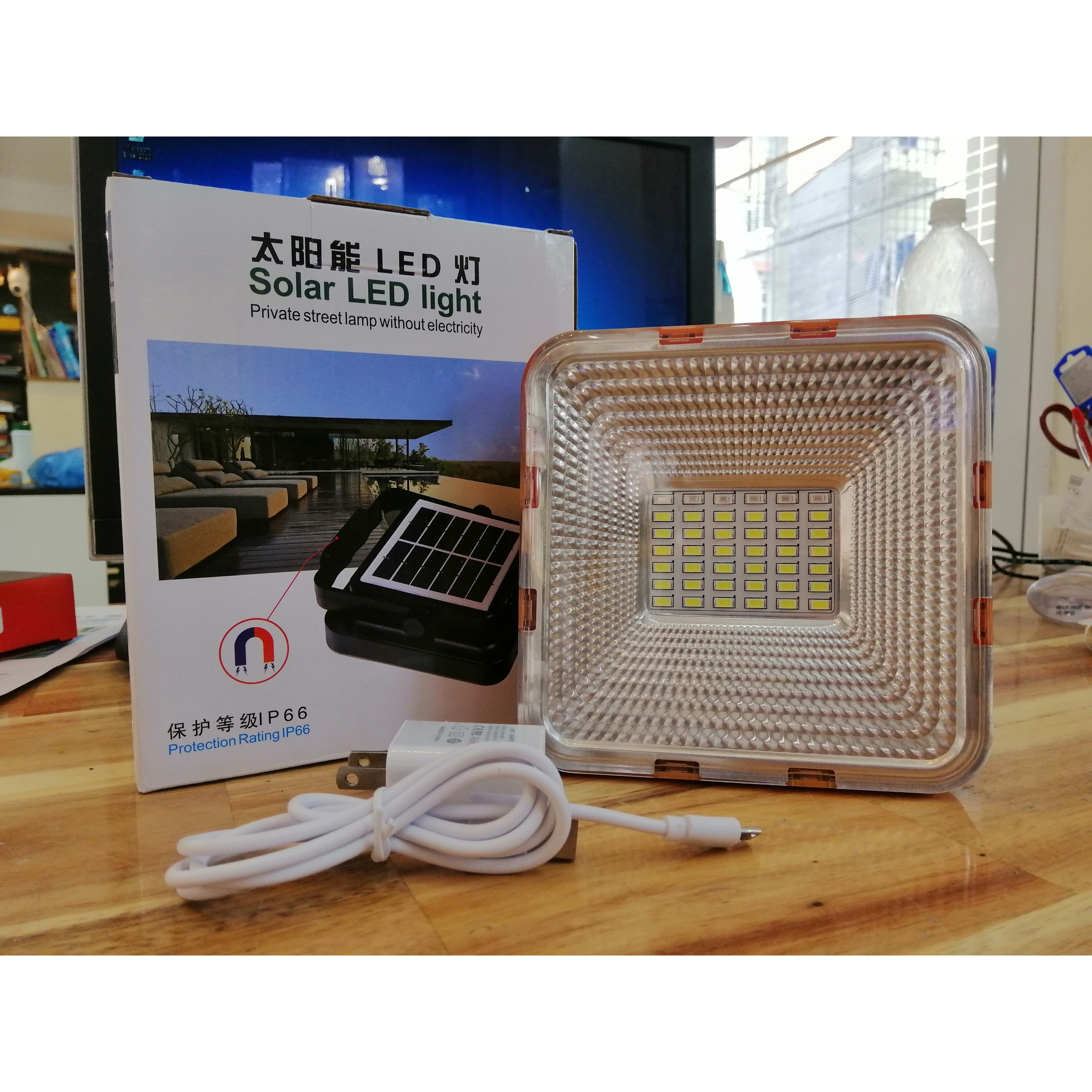 ĐÈN PHA NĂNG LƯỢNG MẶT TRỜI CÂM TAY 200W,SIÊU TIẾT KIỆM VÀ TIỆN LỢI