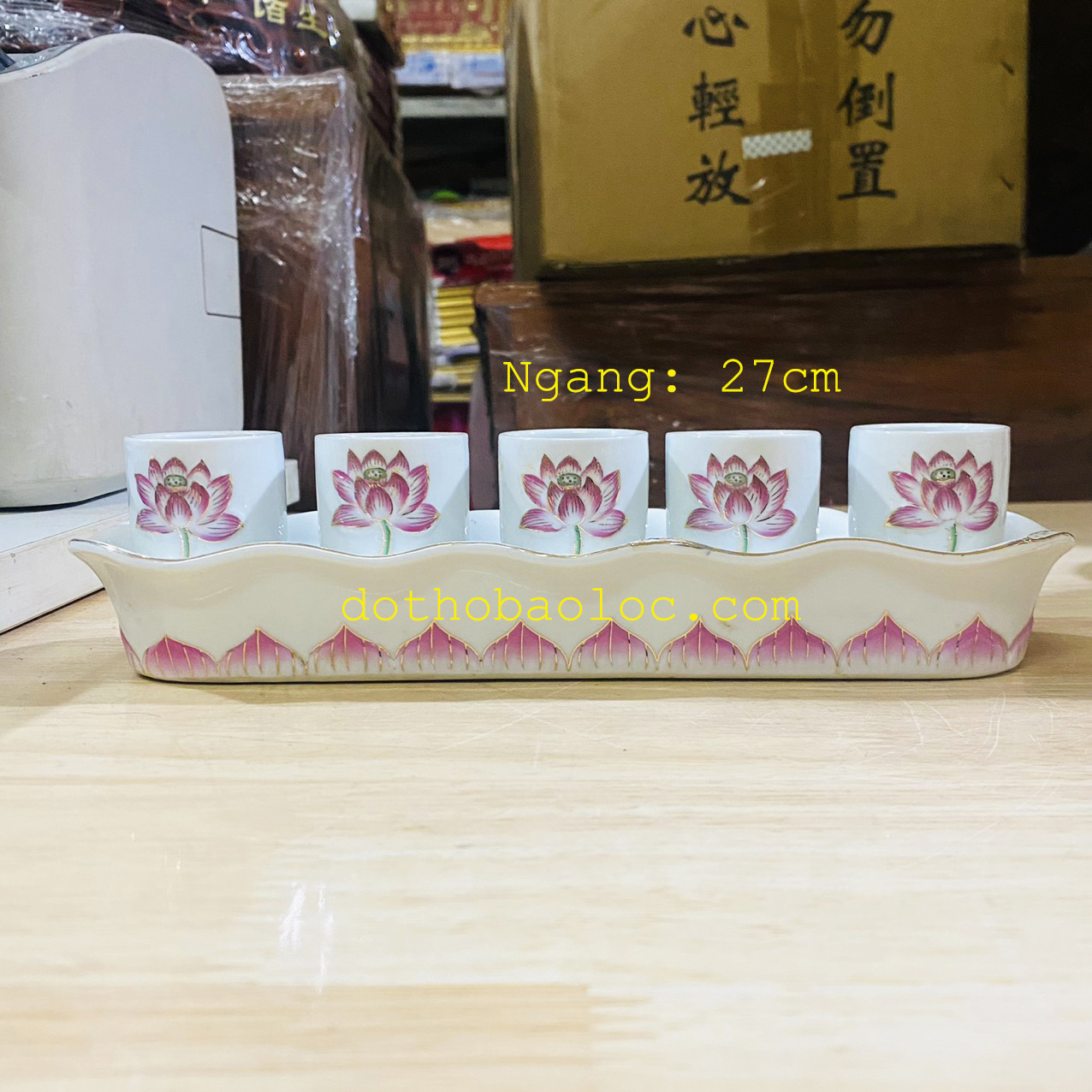 Chum nước thờ bạch ngọc sứ trắng cao cấp hình hoa sen tím nổi 2 loại: bộ 3 ly và bộ 5 ly