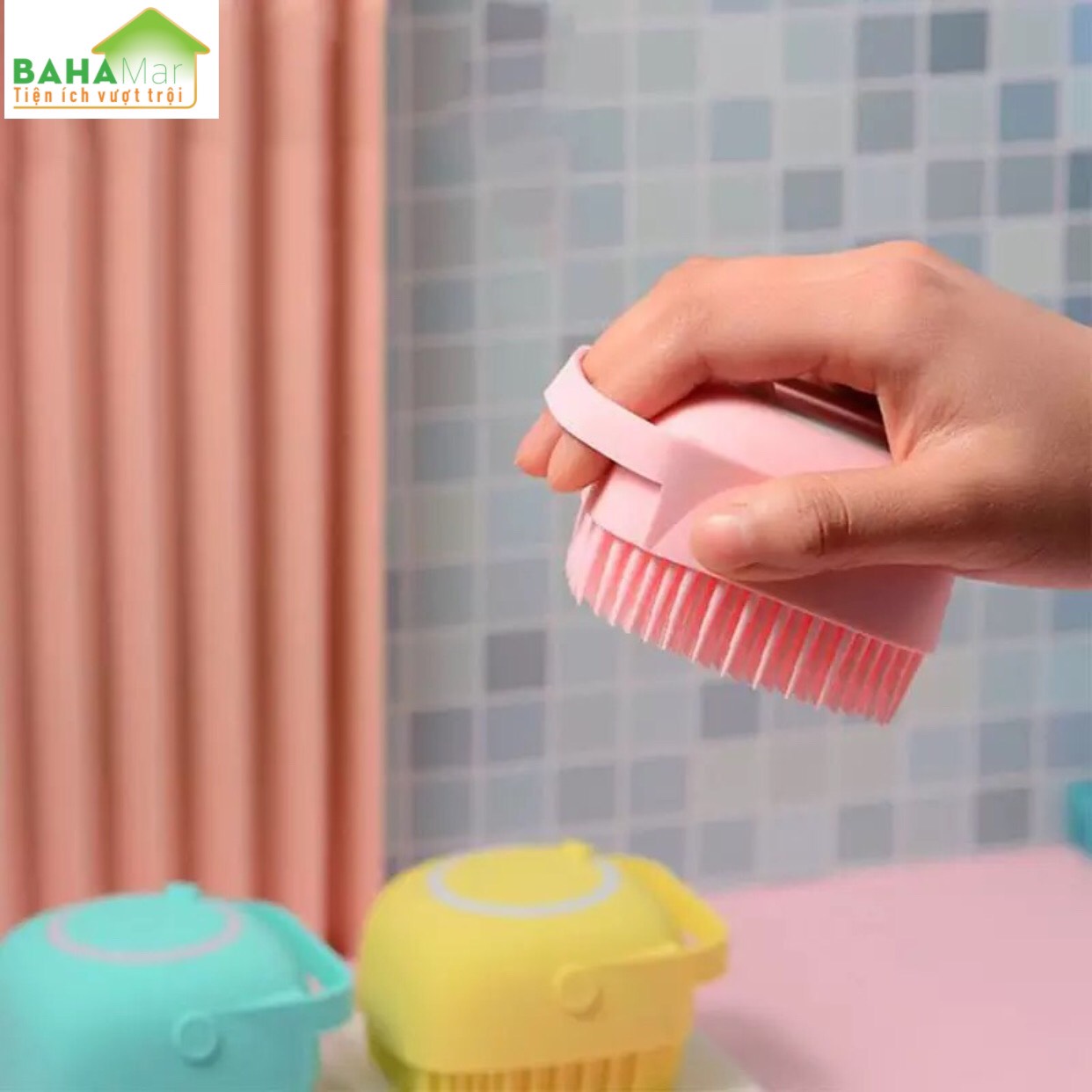BÀN CHẢI TẮM SILICONE MỀM MASSAGE TẨY DA CHẾT CÓ NGĂN CHỨA SỮA TẮM