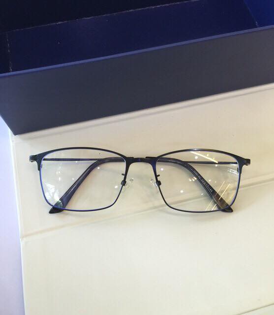 Kính mắt vuông gọng kim loại tăm mảnh KOREA