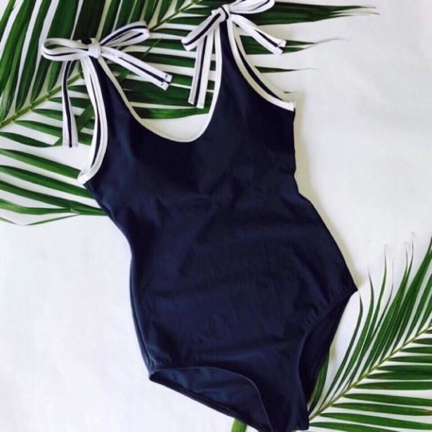 Bikini 1 mảnh xanh đen viền trắng nơ vai dễ thương