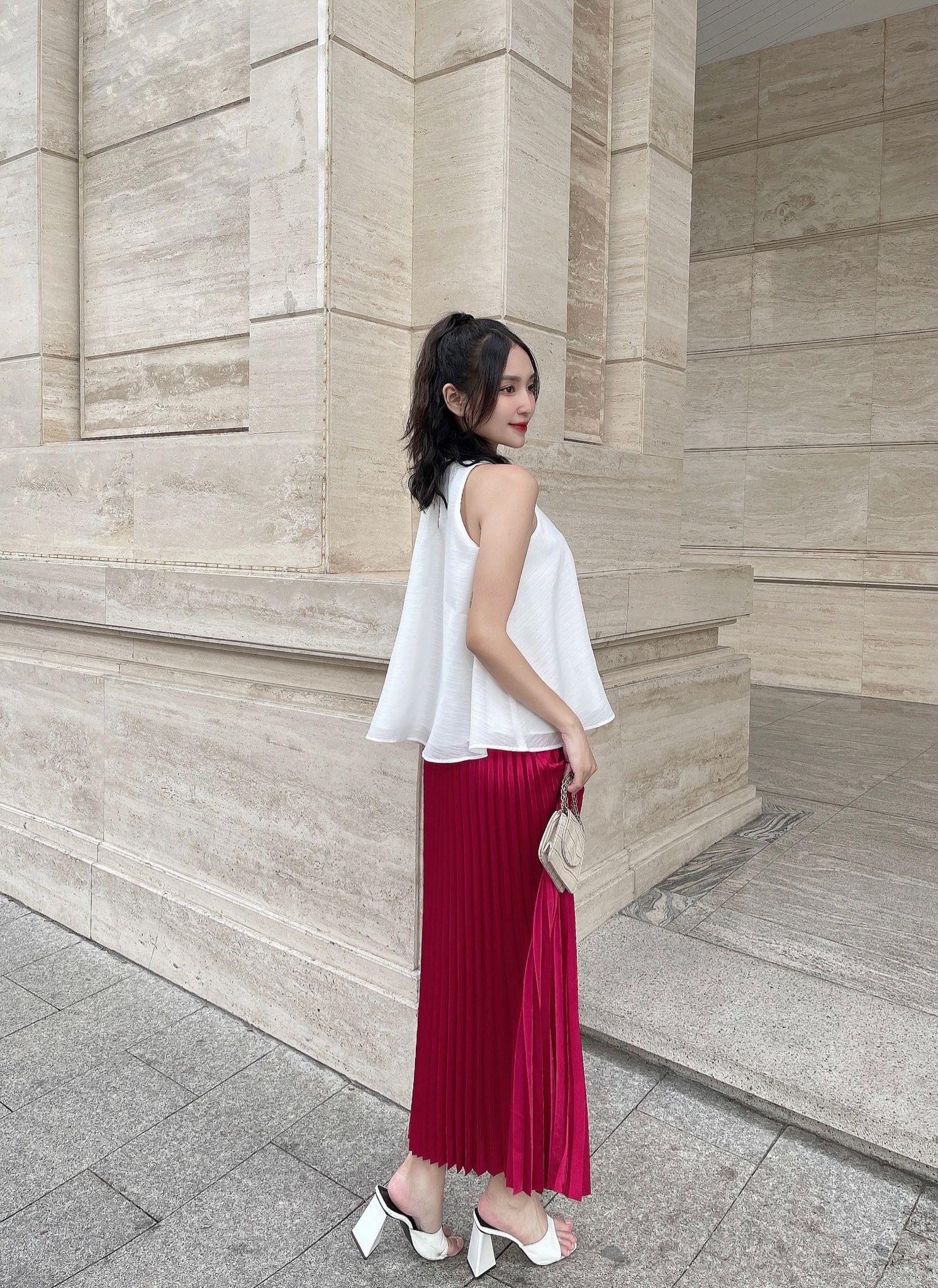 OLV - Chân váy Satin Pleated Skirt in Red