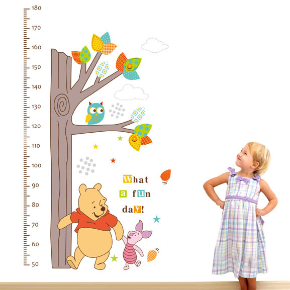 Decal tranh dán tường thước đo chiều cao Gấu Pooh vui vẻ AmyShop DTD009 (70 x 135 cm)