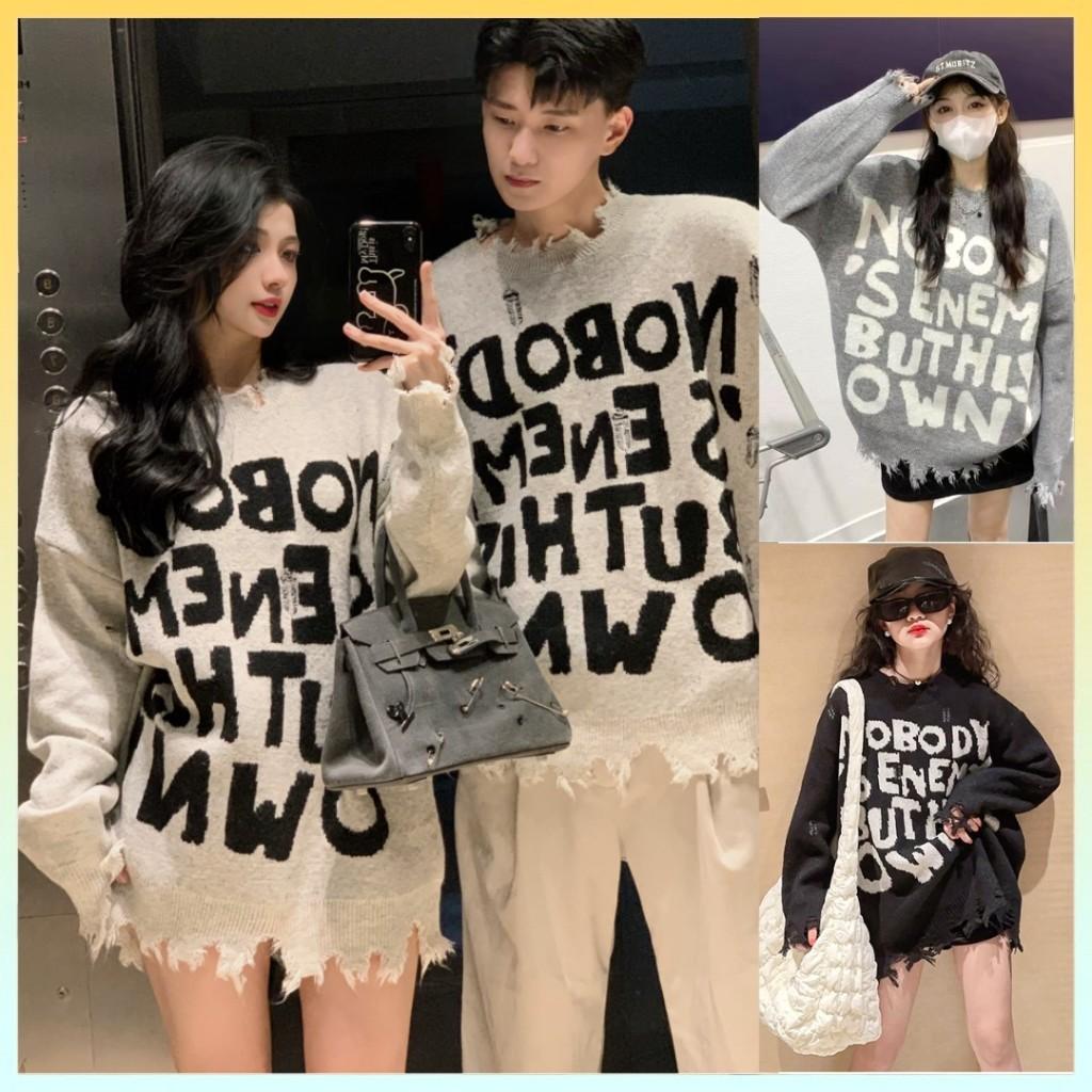 Áo len nữ Montoghi dệt kim DÁNG DÀI IN CHỮ phối RÁCH LAI TUA phom rộng siêu hot