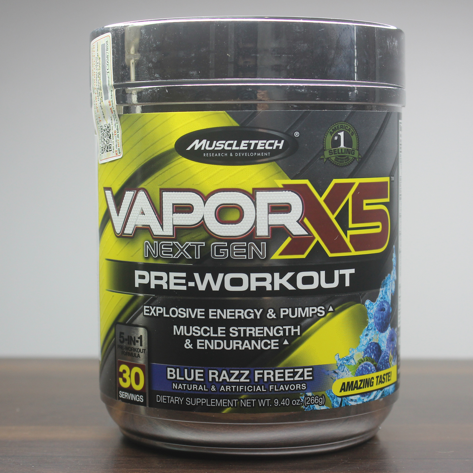 Combo Pre Workout Vapor X5 của MuscleTech hương Blue Razz Freeze hộp 30 lần dùng hỗ trợ Tăng Sức Bền, Sức Mạnh & Áo thun thể thao (size L 68-80kg)