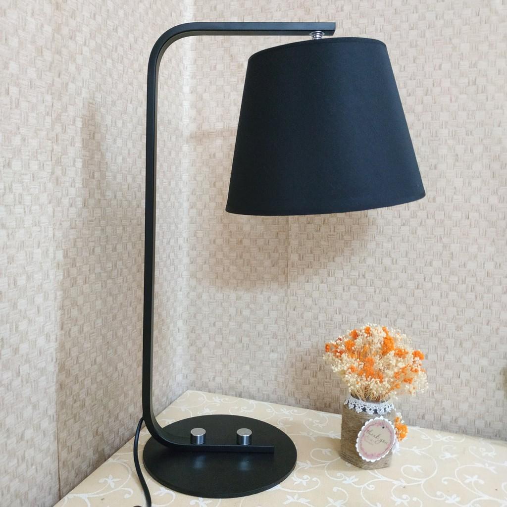 Đèn ngủ để bàn trang điểm cao cấp DB9005 - Tặng kèm Bóng LED cao cấp