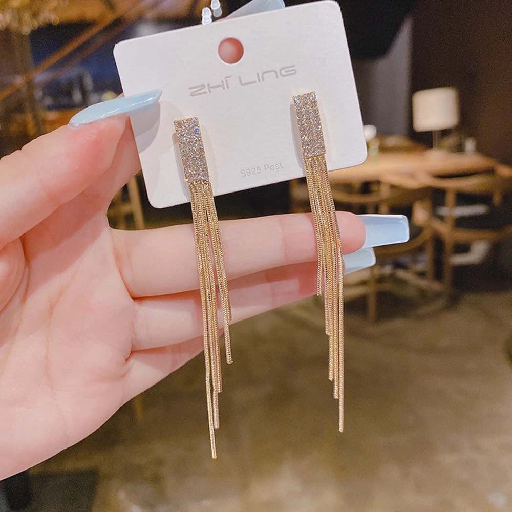 Earrings đeo tai nữ dáng dài tua dua sợi thời trang Hàn Quốc