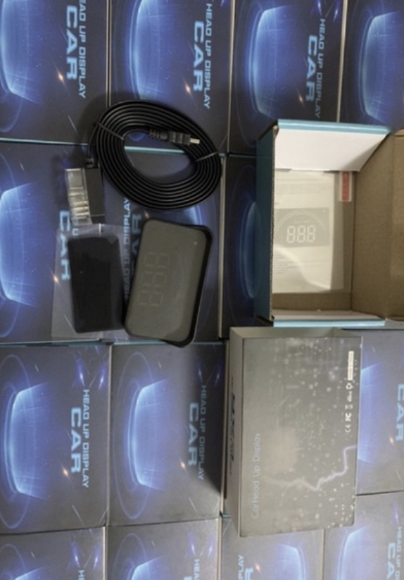 HUD HIỂN THỊ THÔNG SỐ LÊN KÍNH LÁI CHỐNG CHOÁ M8 CẮM CỔNG OBD