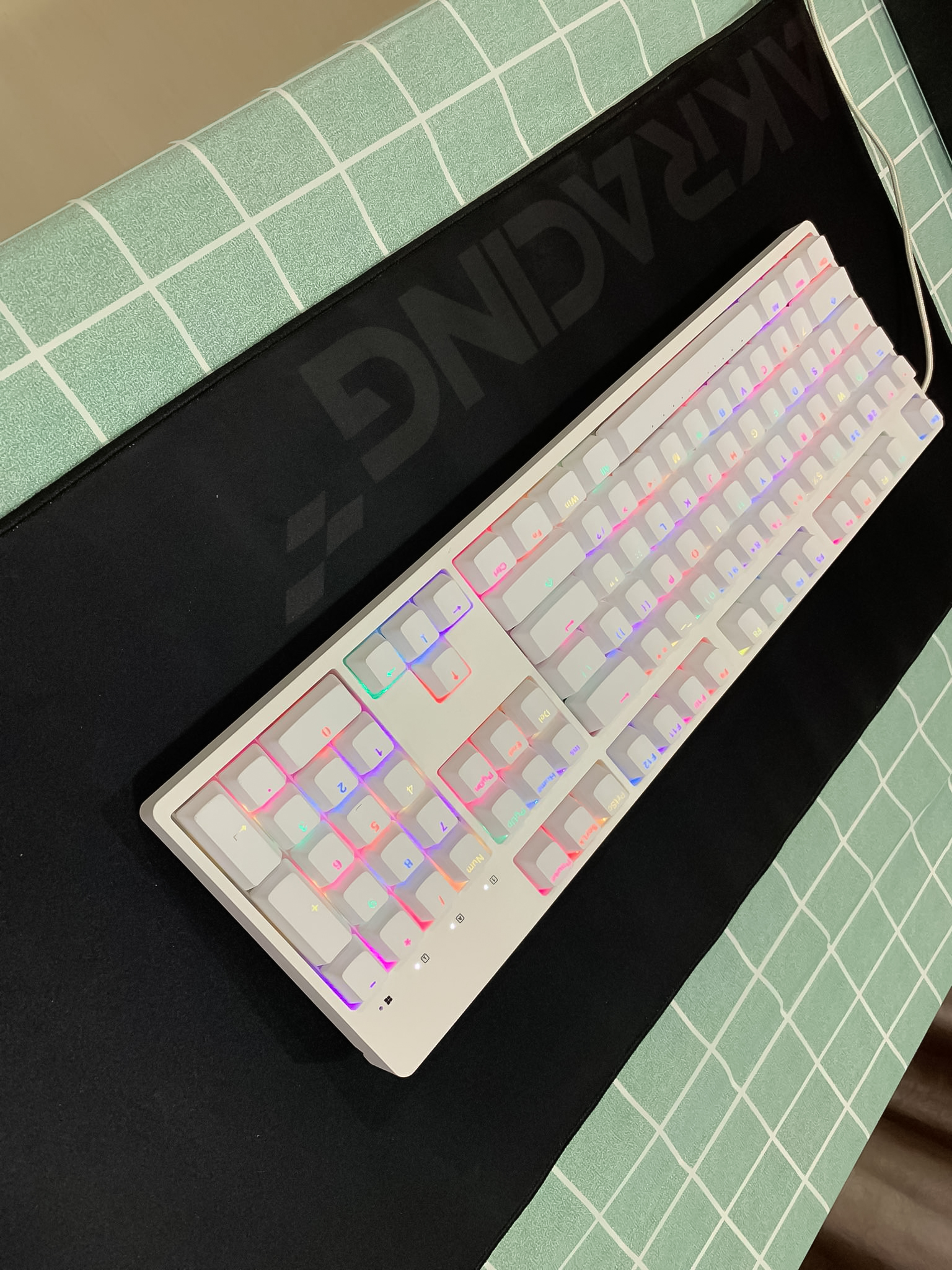 Bàn phím Ganss GS104C RGB - Hàng chính hãng