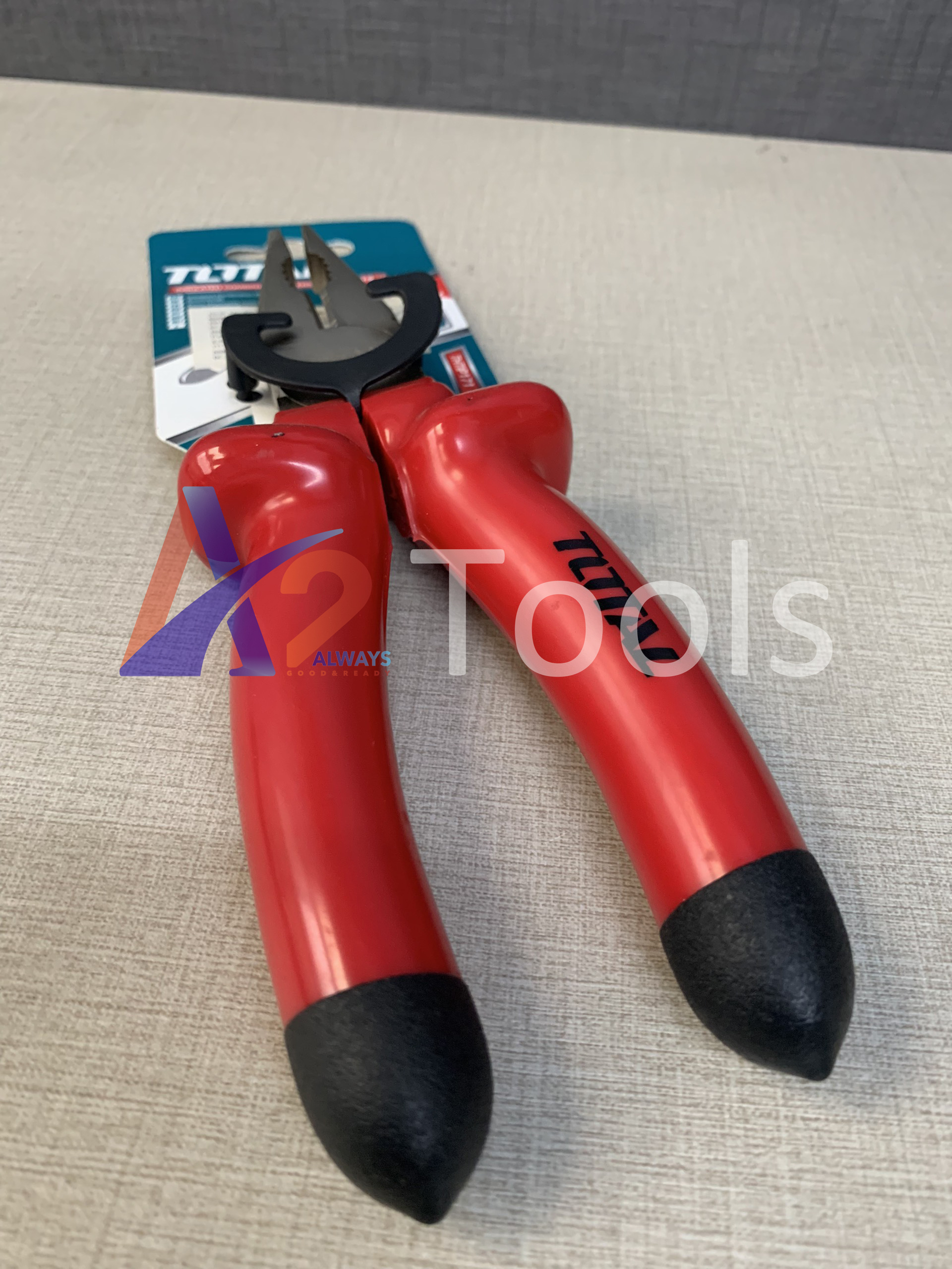 Kìm (kiềm) răng cách điện 7&quot; (180mm) Total THTIP171