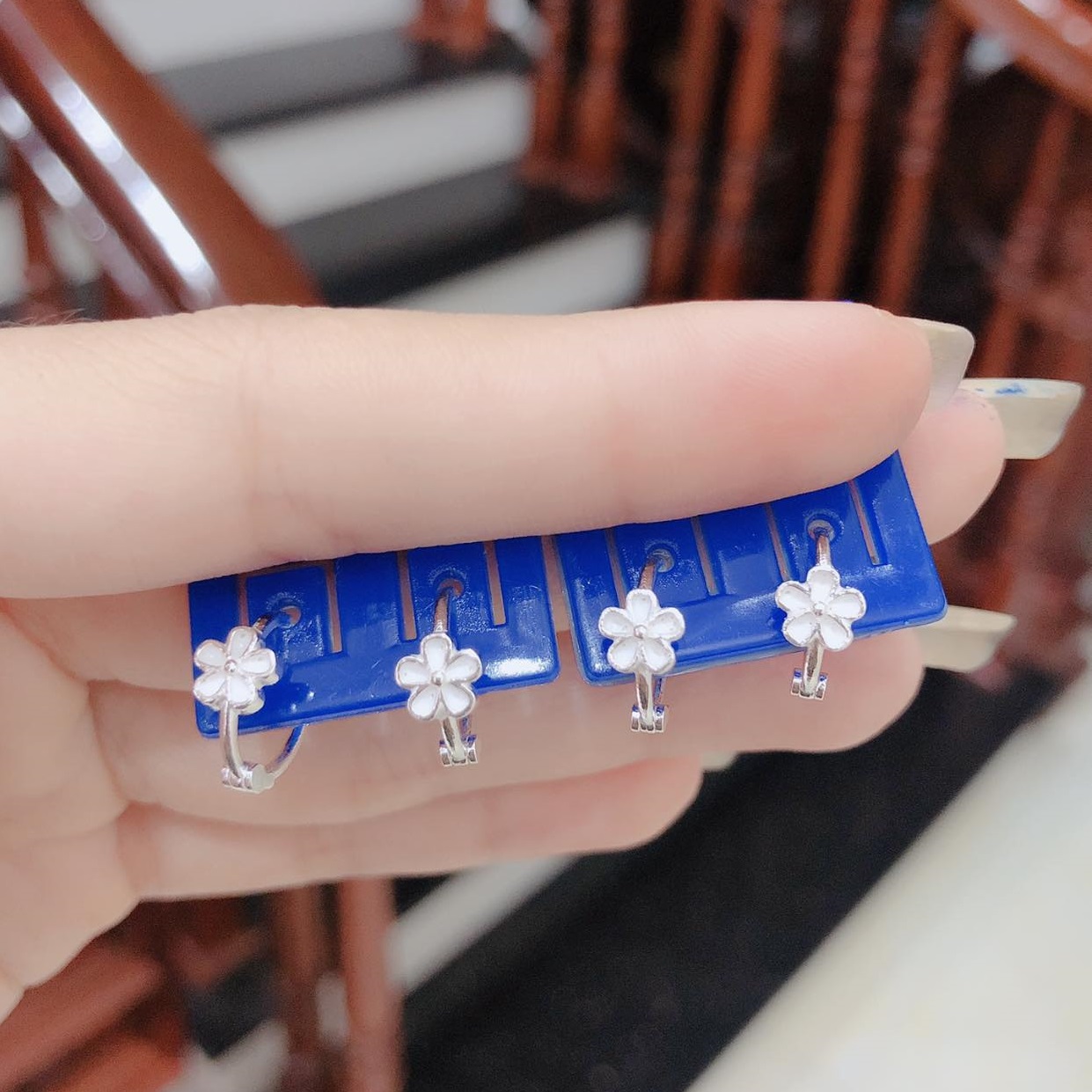 Bông tai bạc hoa bấm nhỏ xinh chất liệu bạc s925 MS050v