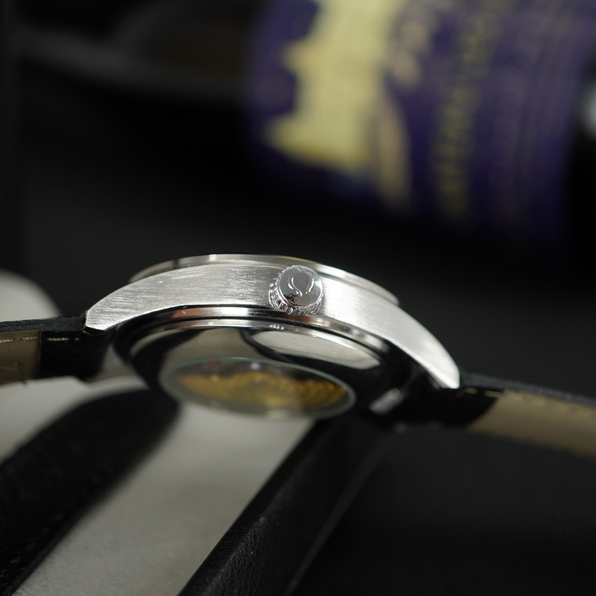 Đồng hồ đeo tay Omega B713 Máy Pin Hàng chính hãng