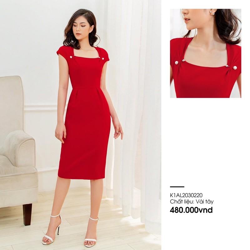 Đầm cổ vuông nhún ngực kèm phụ kiện