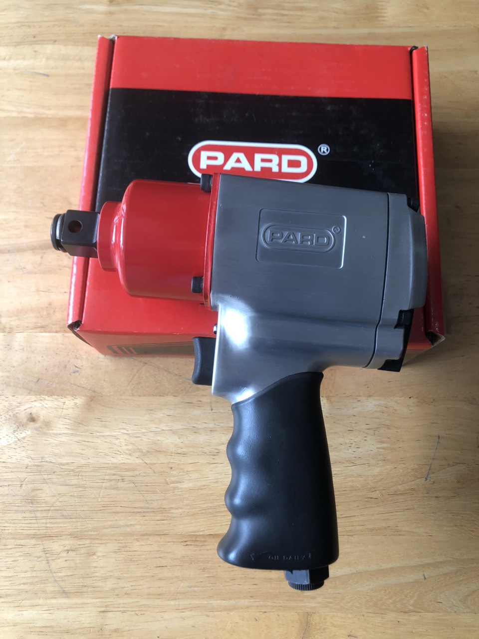 Máy vặn bulong bằng khí nén đầu 3/4&quot; Pard M825612 - xuất xứ 100% Đài Loan