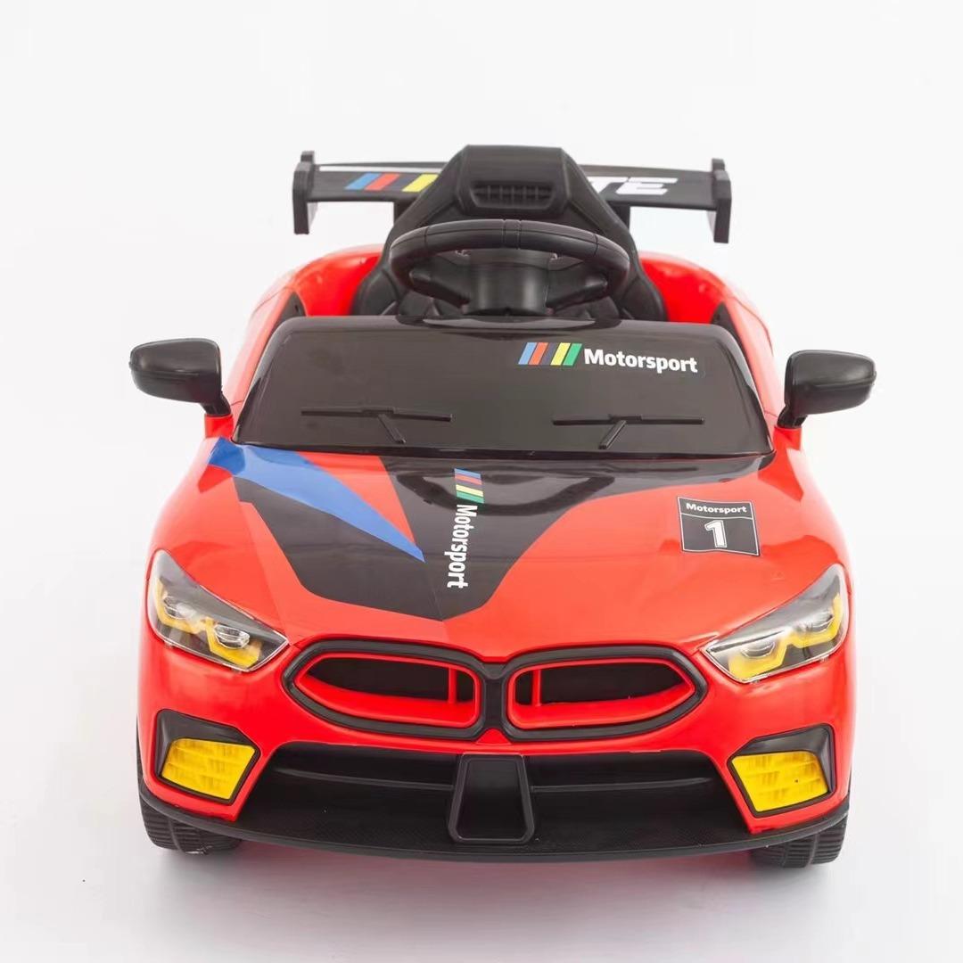 Xe ô tô điện mini điều khiển từ xa cho các bé Mã 808
