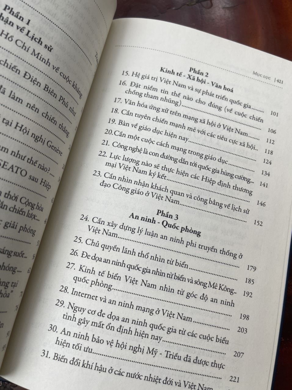 (Bìa cứng) MỘT GÓC NHÌN THỜI CUỘC – Nguyễn Văn Hưởng -  Viện nghiên cứu Phát triển Phương Đông – NXB CAND