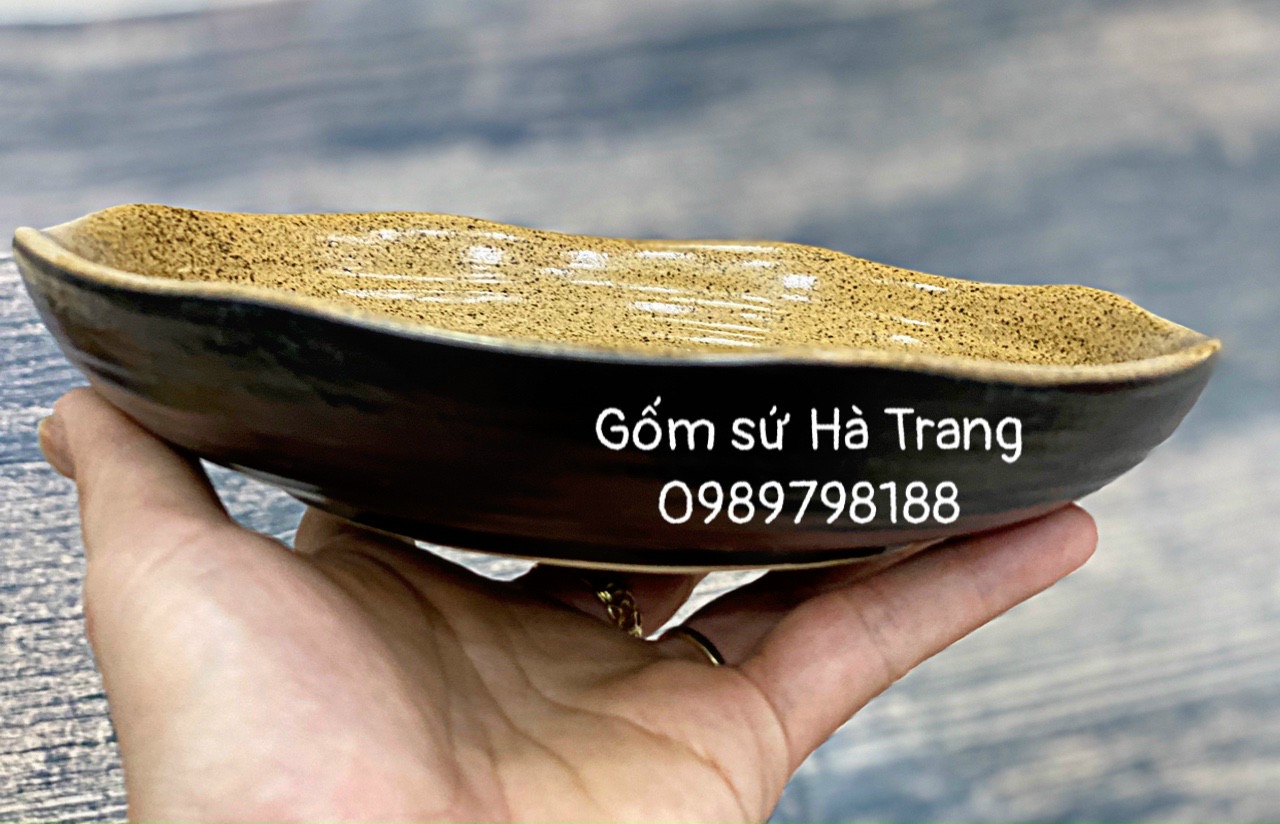 Đĩa salad sâu lòng gốm sứ Bát Tràng cao cấp không chì men đen lòng nâu gốm hạt tiêu