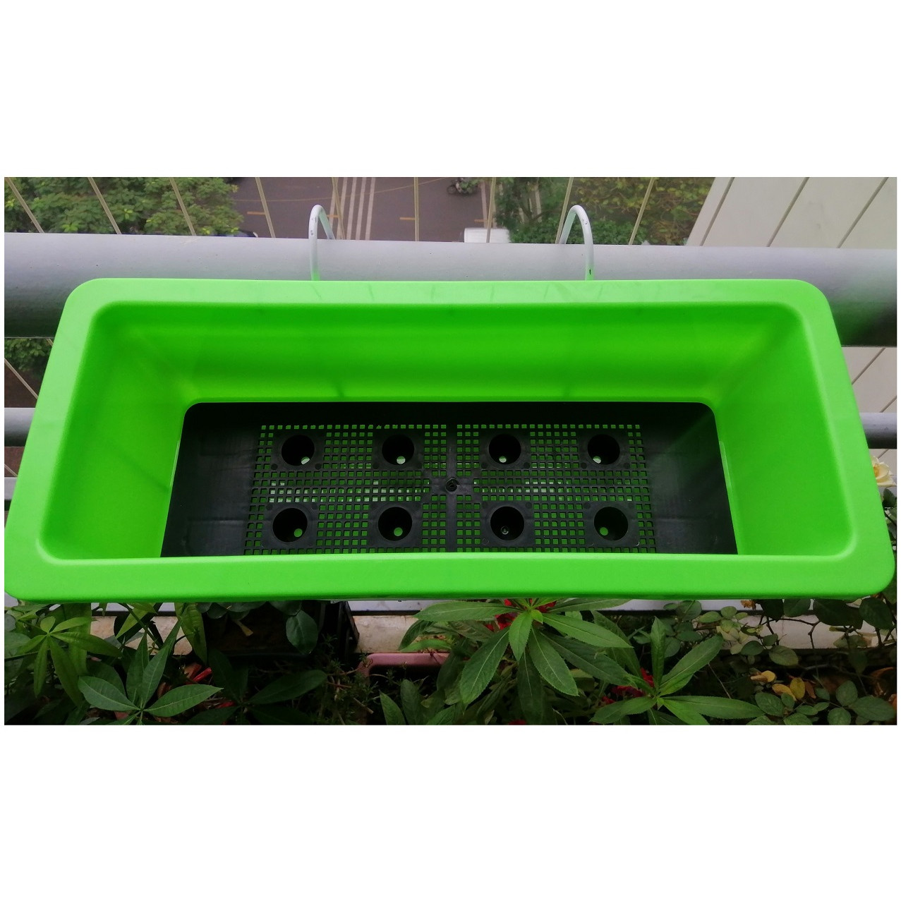 ComBo 5 GIỎ SẮT Treo Chậu Hoa Ban Công Hình Chữ Nhật - Màu Trắng + 5 CHẬU NHỰA TRỒNG RAU, TRỒNG HOA, CÂY CẢNH KÍCH THƯỚC 48X20X16CM