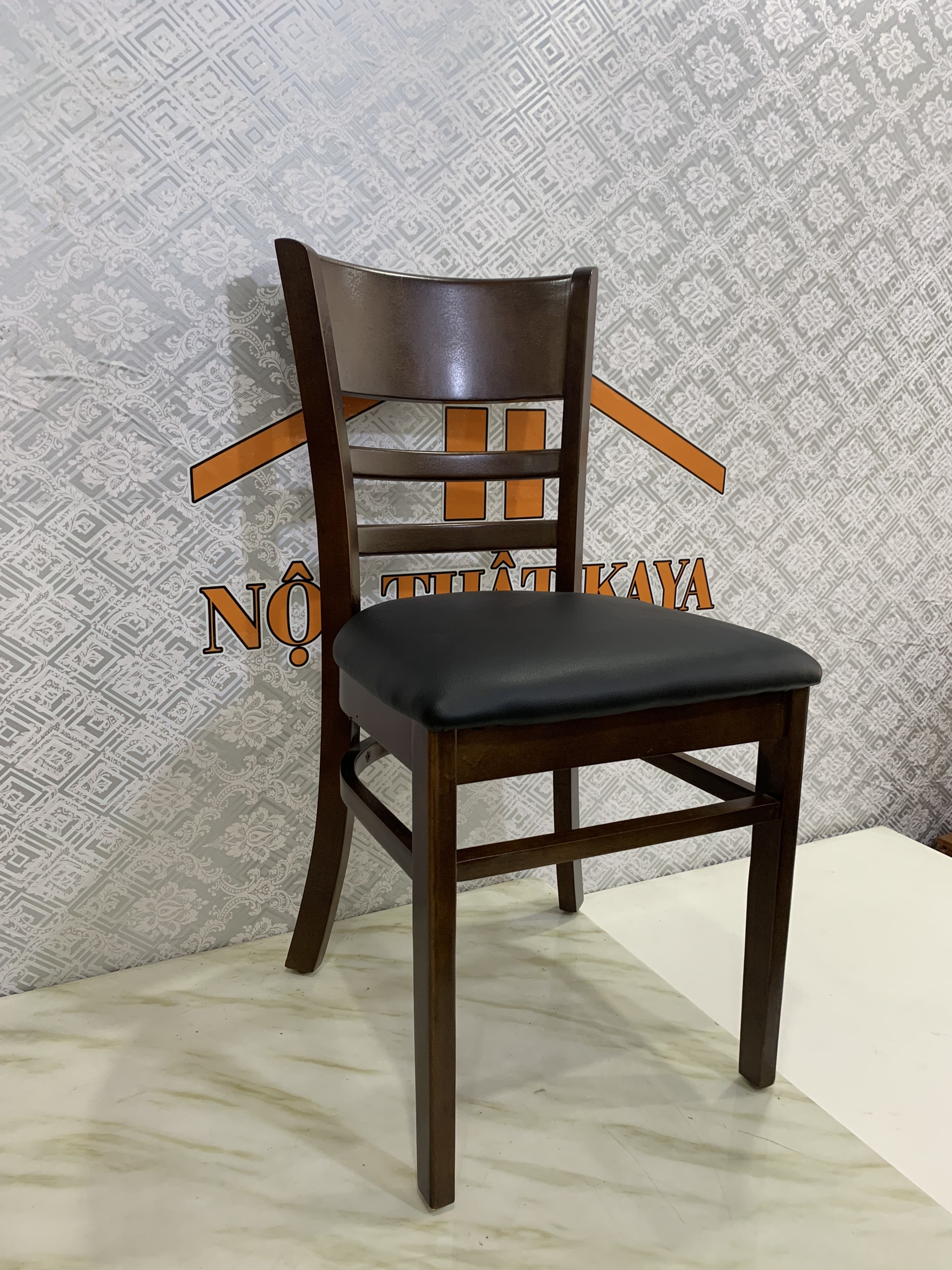Ghế gỗ có đệm Eames V1