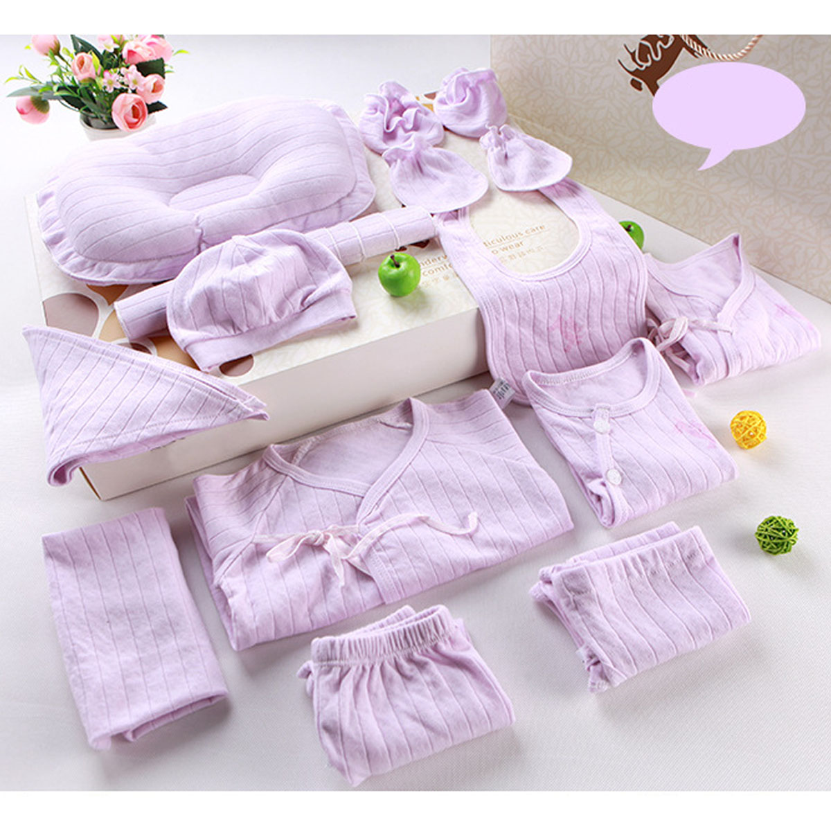 Set đồ sơ sinh cotton 18 chi tiết mùa xuân hè thu cho bé gái màu hồng tím nhạt (3 bộ bồ, 1 yếm choàng lớn, 1 gối, 1 yếm tròn nhỏ, 1 yếm tam giác, 4 khăn sữa, 1 mũ, 1 đôi tất tay, 1 đôi tất chân)