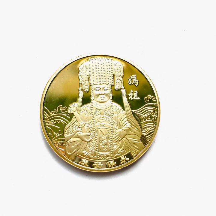 Xu Phật Bà Thánh Mẫu Dùng để cúng dường trong những dịp Lễ, Tết, mang theo bên người, xỏ lỗ đeo dây, làm quà, Kích thước 4cm, Màu Vàng - TMT Collection - SP005284