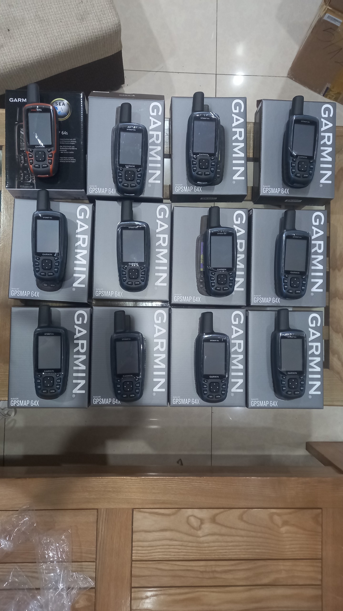 Gps map cầm tay 64x