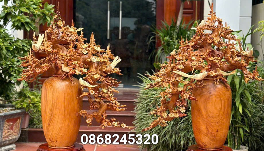1 Bình hoa mai lan phong thủy trang trí phòng khách bằng gỗ hương