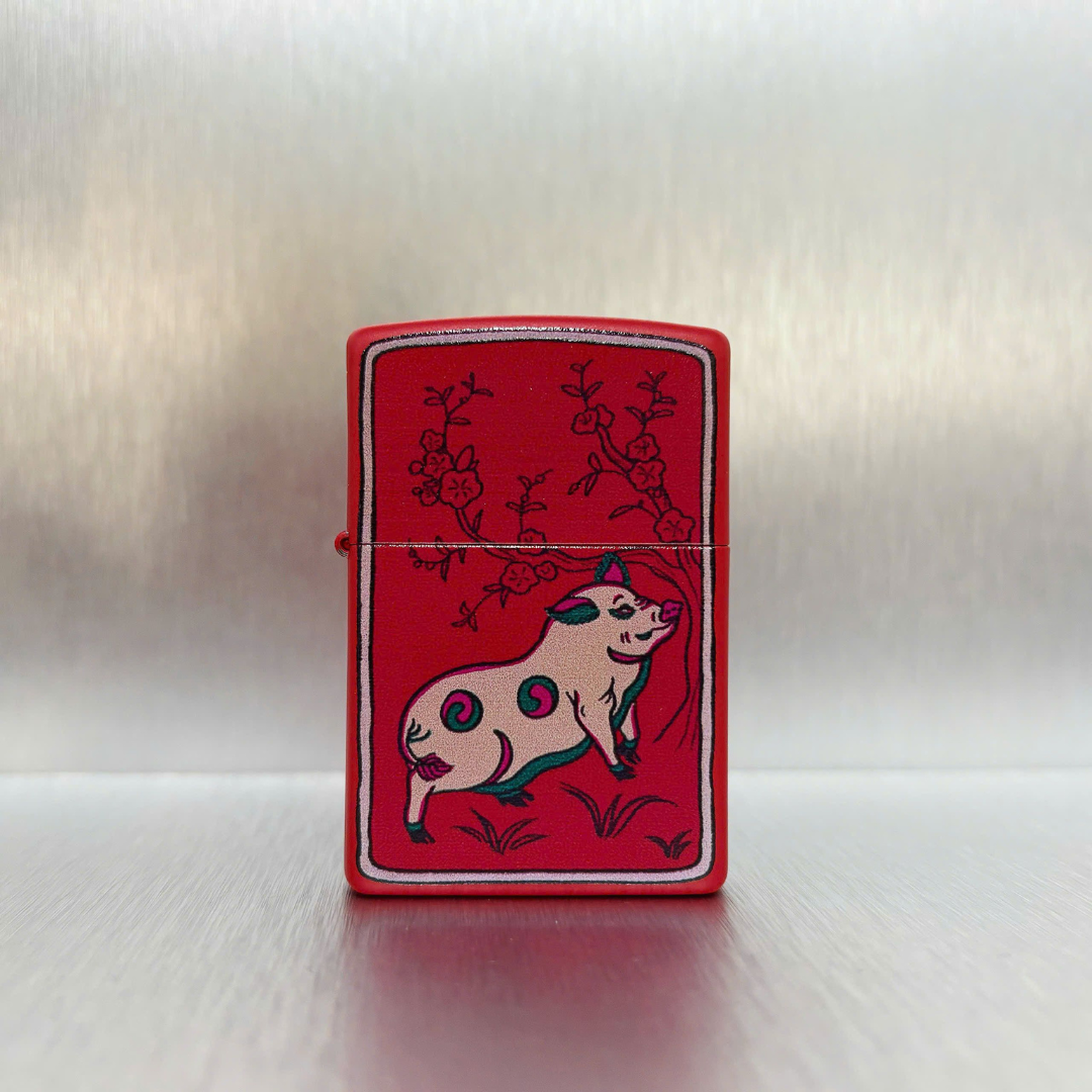 Bật lửa Zippo Year of the Pig - Phiên Bản 12 Con Giáp (Tuổi Hợi) Thiết Kế Việt Nam, Sơn Tĩnh Điện Đỏ May Mắn Chính Hãng
