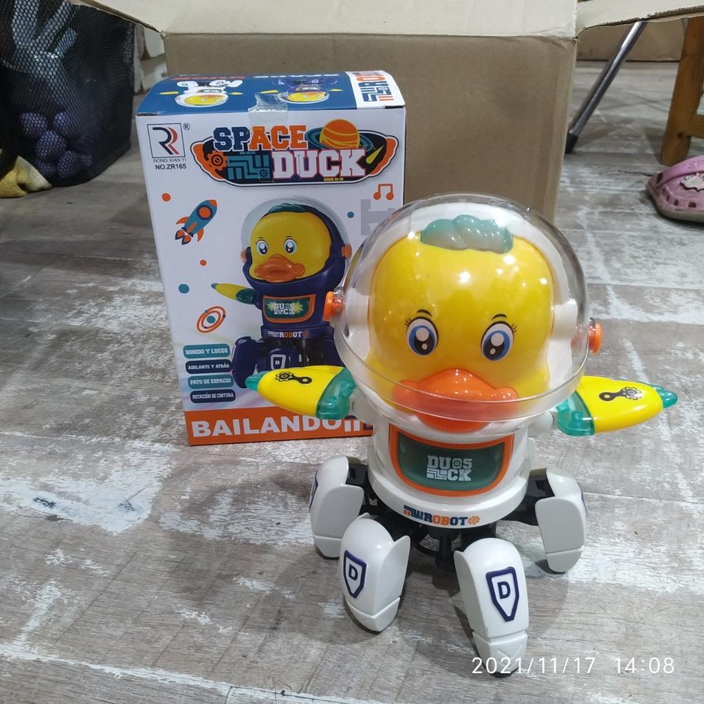 Chú vịt không gian nhảy múa vui nhộn theo nhạc Space Duck Dance