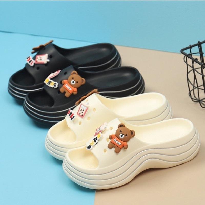 Dép Bánh Mì Nữ Gợn Sóng Đế Độn 7cm Tăng Chiều Cao Đính Sticker Gấu Siêu Cute Hàng Cao Cấp - DL161