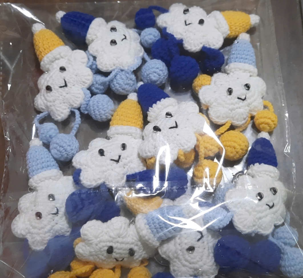 Móc khóa búp bê mây chân dài