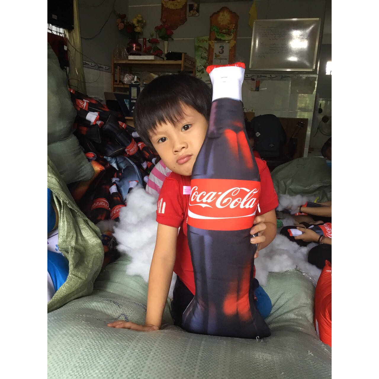 Gối Ôm Chai Coca Dài 80cm Quà Tặng Bé Trai Bé Gái In 3D Giống Thật
