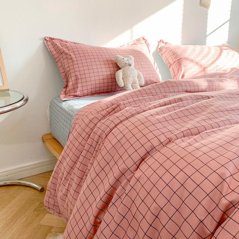 Bộ chăn ga gối Cotton poly M2T bedding, vỏ chăn mền, drap ga giường và 2 vỏ gối nằm họa tiết Caro hồng li ti